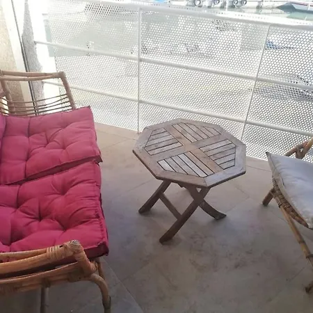 Jolie Avec Terrasse, Vue Sur Canal, A 2min De La Appartement Palavas-les-Flots